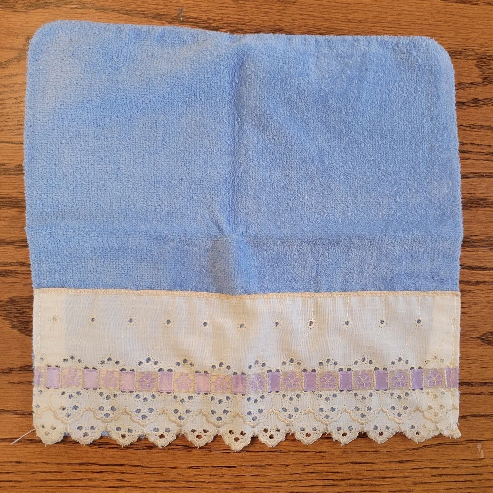 Vintage cottagecore bath